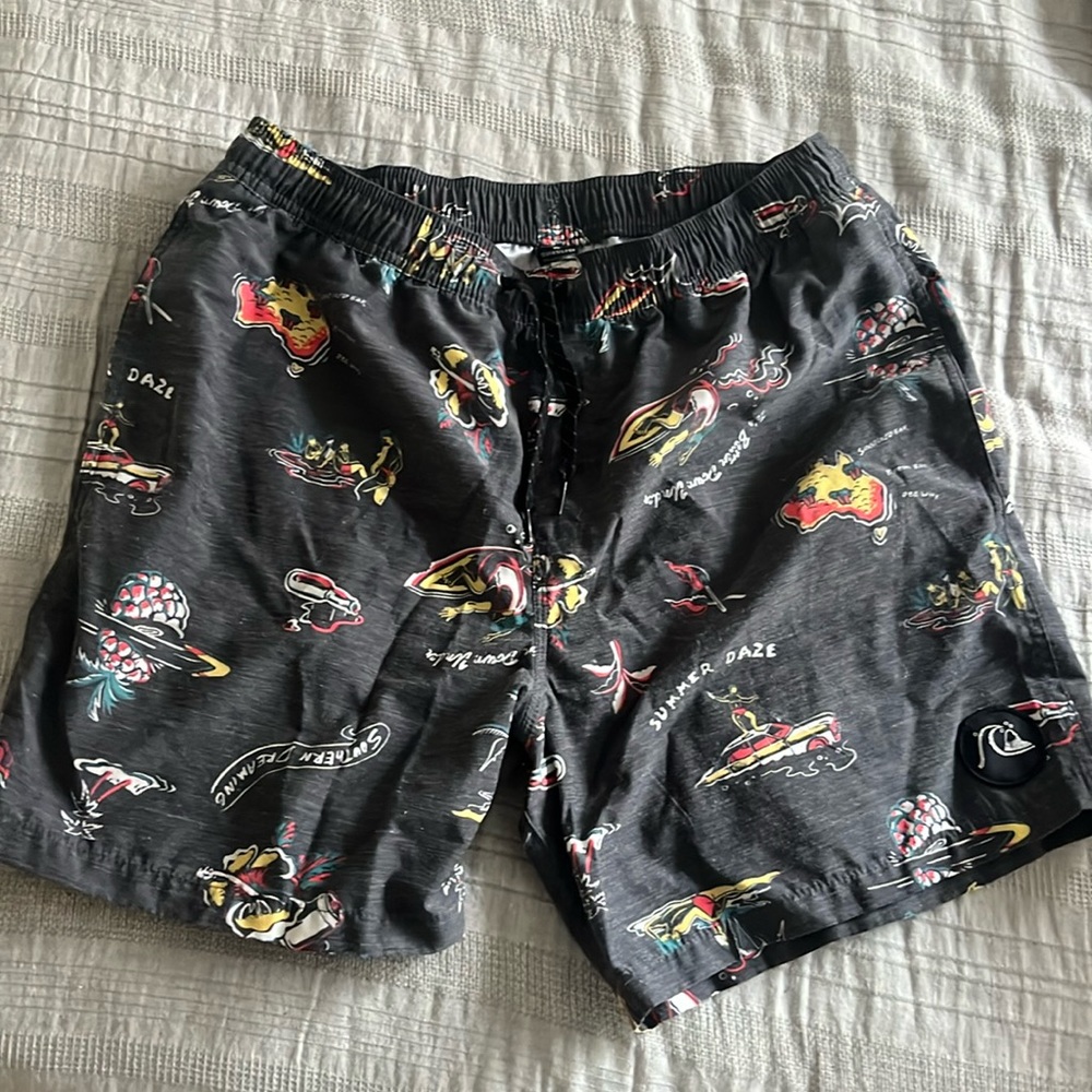 Quiksilver men’s M swim trunks